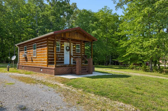426 Schwartz Ln, Estill Springs, TN 37330