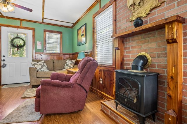 426 Schwartz Ln, Estill Springs, TN 37330