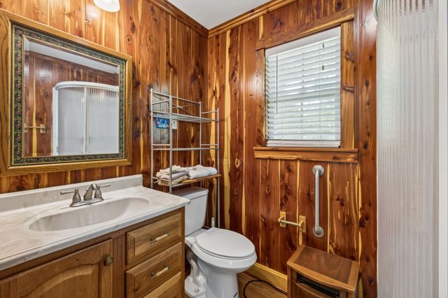 426 Schwartz Ln, Estill Springs, TN 37330