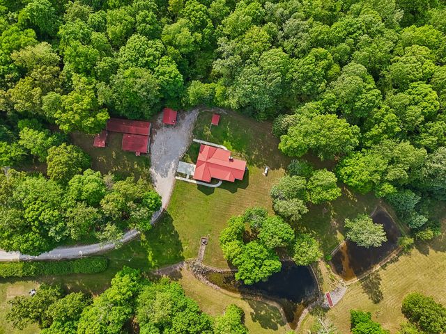426 Schwartz Ln, Estill Springs, TN 37330