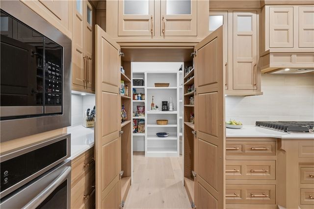 302 SW Gunison Cove, Bentonville, AR 72712