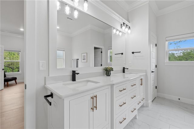 302 SW Gunison Cove, Bentonville, AR 72712