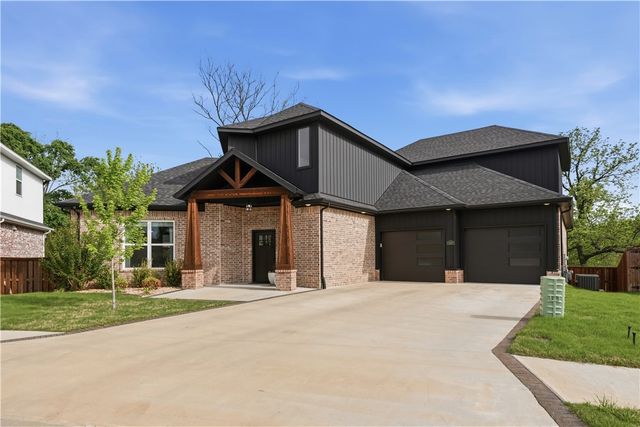 302 SW Gunison Cove, Bentonville, AR 72712