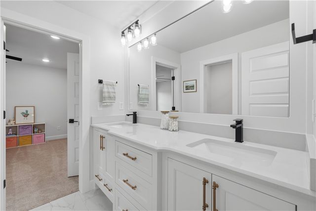 302 SW Gunison Cove, Bentonville, AR 72712