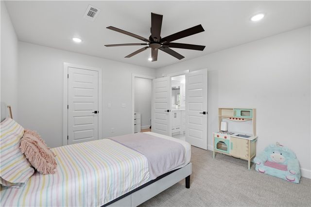 302 SW Gunison Cove, Bentonville, AR 72712