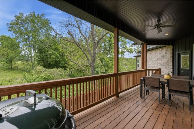 302 SW Gunison Cove, Bentonville, AR 72712