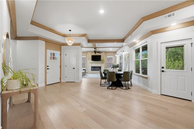 302 SW Gunison Cove, Bentonville, AR 72712