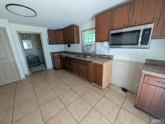 925 Pumpkinvine Hill Road, Martinsville, IN 46151