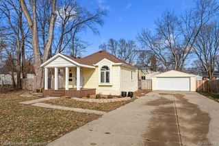 1023 E 13 Mile Road, Royal Oak Charter Township, MI 48073