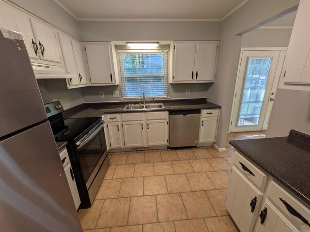 1107 Rainwood Drive, Jonesboro, AR 72401