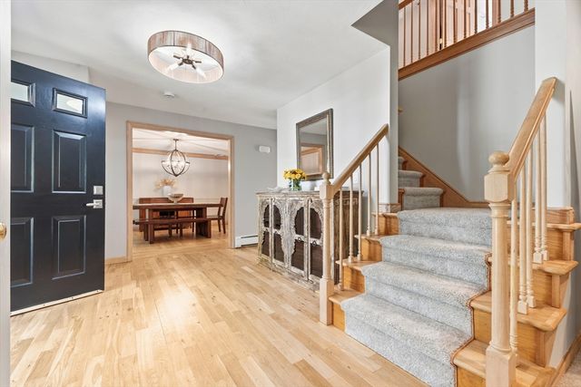 6 Edmunds Way, Franklin, MA 02038
