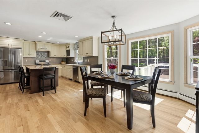 6 Edmunds Way, Franklin, MA 02038