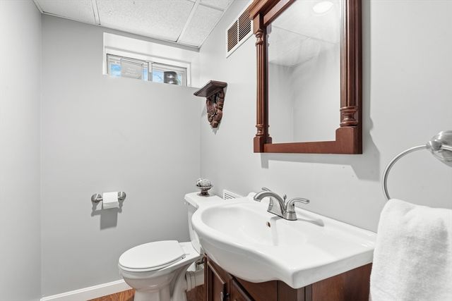6 Edmunds Way, Franklin, MA 02038
