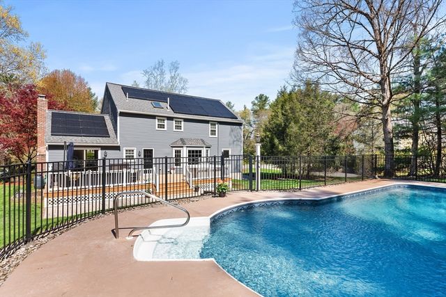 6 Edmunds Way, Franklin, MA 02038