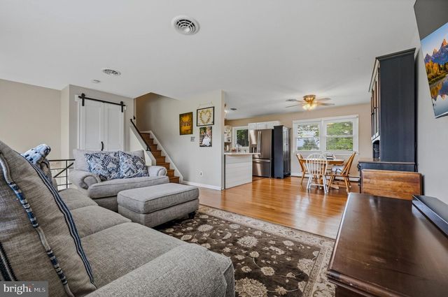 2714 FAWKES DR, Wilmington, DE 19808