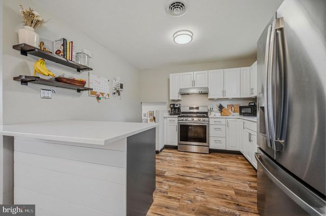 2714 FAWKES DR, Wilmington, DE 19808