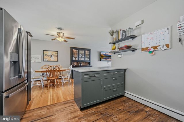 2714 FAWKES DR, Wilmington, DE 19808