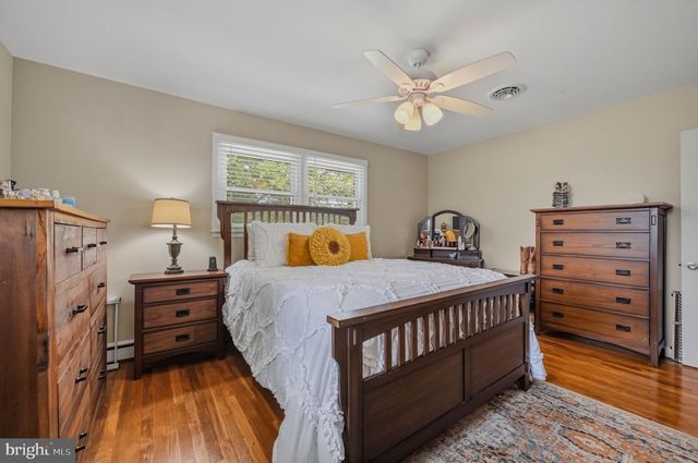 2714 FAWKES DR, Wilmington, DE 19808