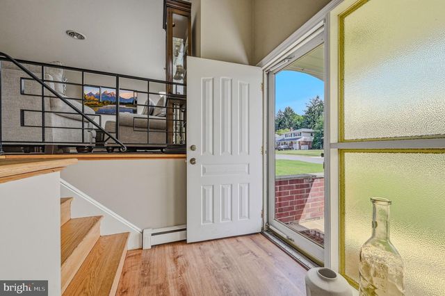 2714 FAWKES DR, Wilmington, DE 19808