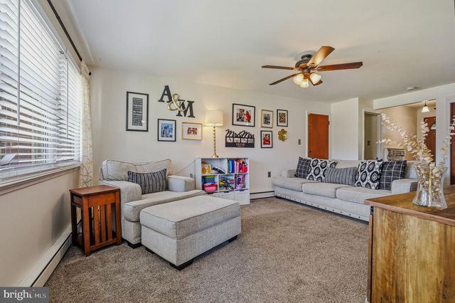 2714 FAWKES DR, Wilmington, DE 19808