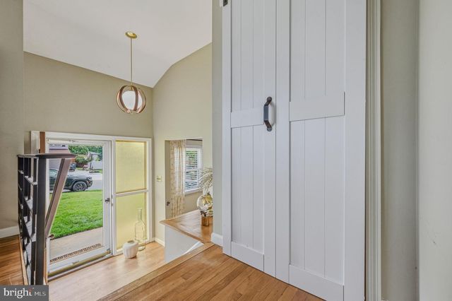 2714 FAWKES DR, Wilmington, DE 19808