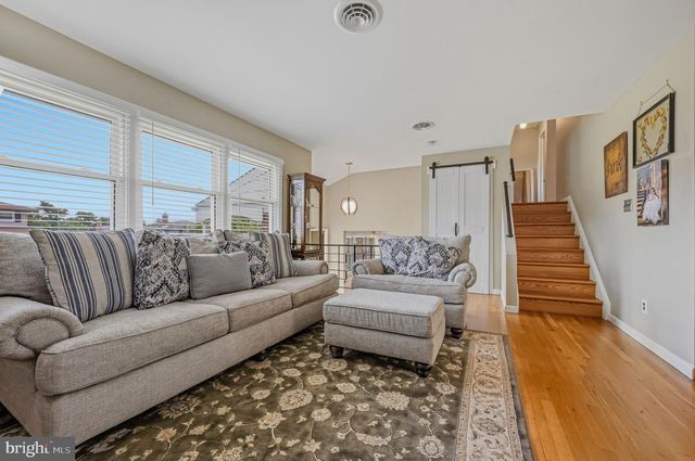 2714 FAWKES DR, Wilmington, DE 19808
