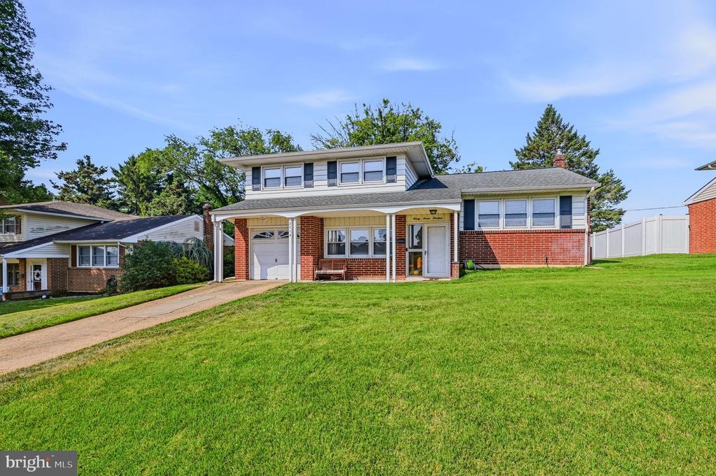 2714 FAWKES DR, Wilmington, DE 19808