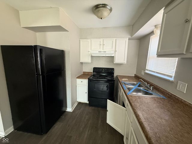 9701 Ellis Court, Indianapolis, IN 46235