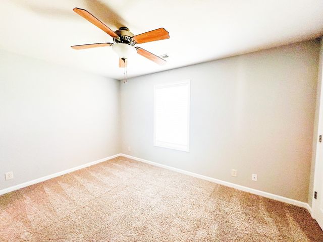 1042 W Creek Coyote Trl Apt F, Clarksville, TN 37042