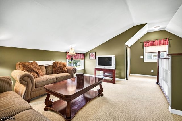 448 Warfield Rd, North Plainfield Boro, NJ 07063