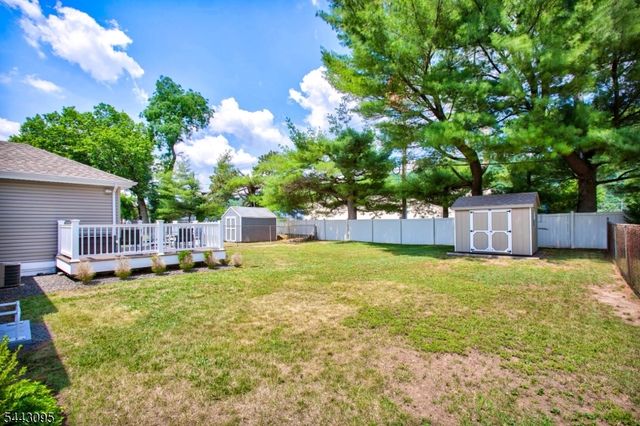 448 Warfield Rd, North Plainfield Boro, NJ 07063