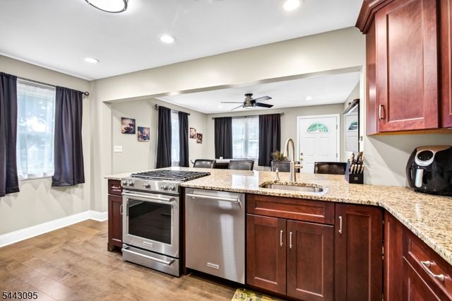 448 Warfield Rd, North Plainfield Boro, NJ 07063