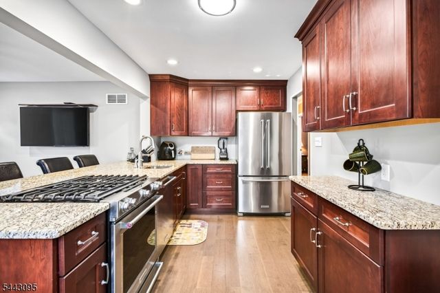 448 Warfield Rd, North Plainfield Boro, NJ 07063