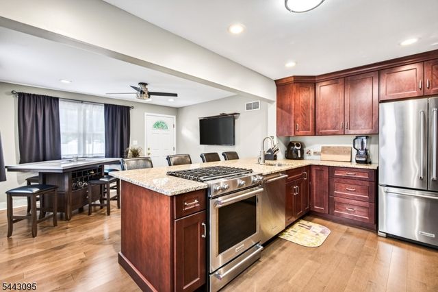 448 Warfield Rd, North Plainfield Boro, NJ 07063