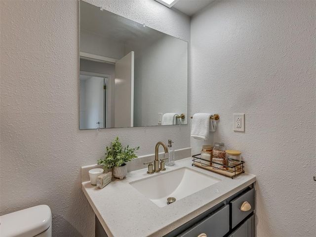 824 NW 104th Street, Oklahoma City, OK 73114
