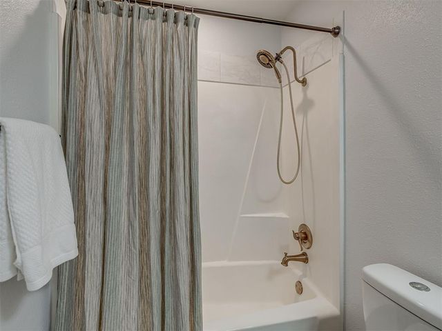 824 NW 104th Street, Oklahoma City, OK 73114