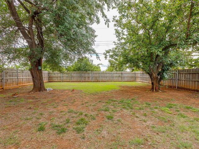 824 NW 104th Street, Oklahoma City, OK 73114