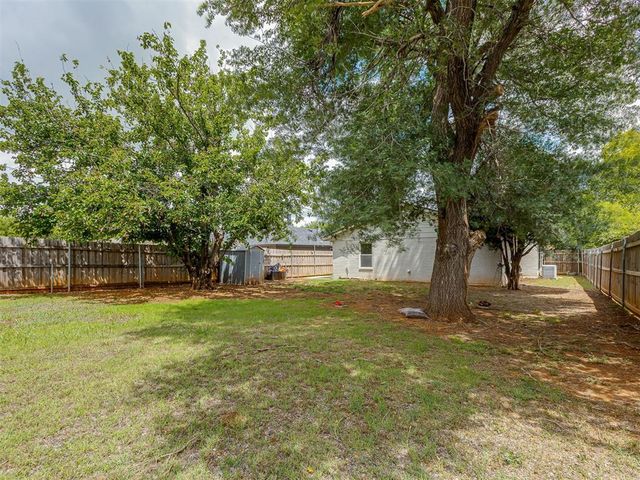 824 NW 104th Street, Oklahoma City, OK 73114