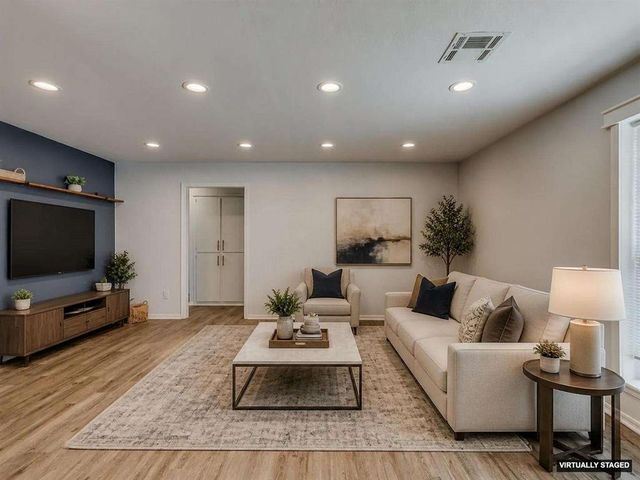 824 NW 104th Street, Oklahoma City, OK 73114