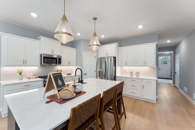 542 Tulare Terrace, Newport, MN 55055