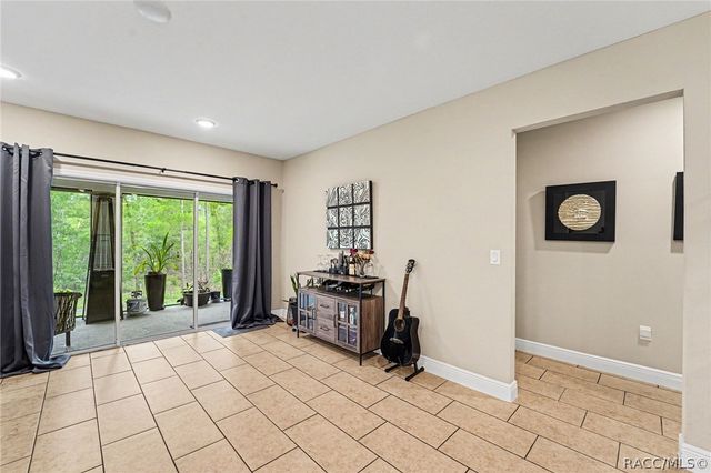15 Lone Pine Street, Homosassa, FL 34446