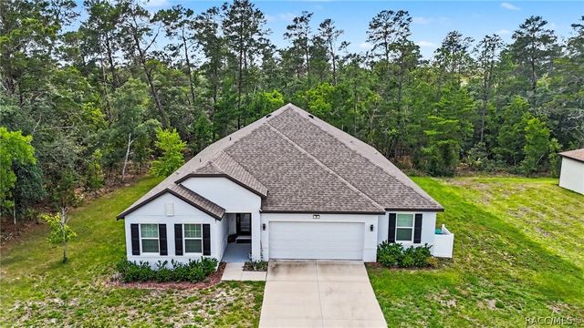15 Lone Pine Street, Homosassa, FL 34446
