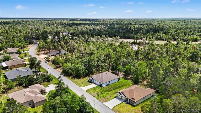 15 Lone Pine Street, Homosassa, FL 34446