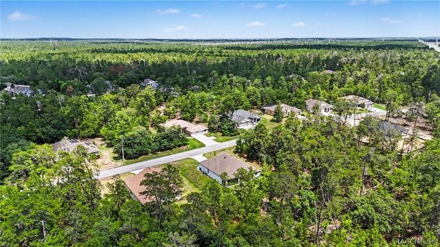 15 Lone Pine Street, Homosassa, FL 34446