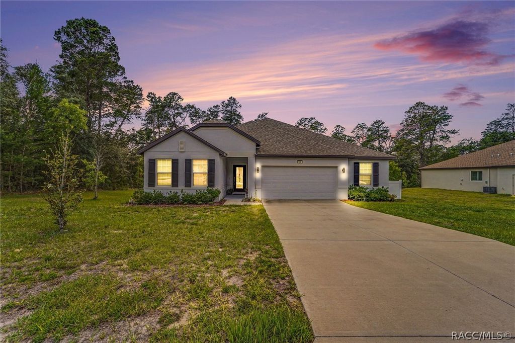 15 Lone Pine Street, Homosassa, FL 34446