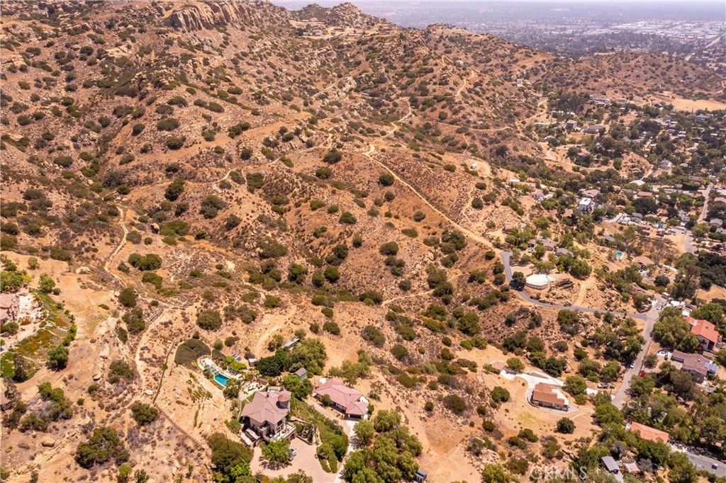 Image 2 of property listing at 7200 WEBB, Chatsworth, CA 91311