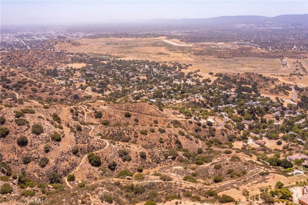 Image 4 of property listing at 7200 WEBB, Chatsworth, CA 91311