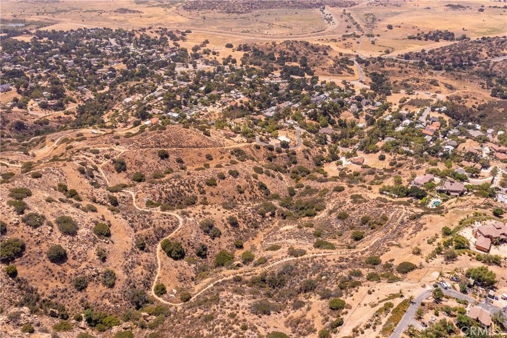 Image 5 of property listing at 7200 WEBB, Chatsworth, CA 91311