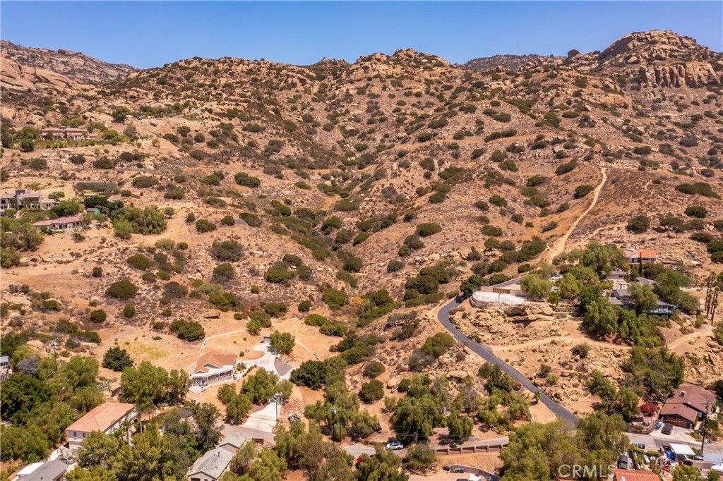 Image 7 of property listing at 7200 WEBB, Chatsworth, CA 91311