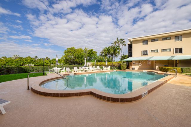 3605 S Ocean Boulevard 229, Palm Beach, FL 33480